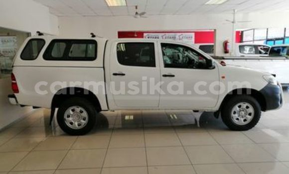 Nunua Ilio tumika Toyota Hilux Nyeupe Gari ndani ya Beitbridge nchini Matabeleland Kusini Nunua Ilio tumika Toyota Hilux Nyeupe Gari ndani ya Beitbridge nchini Matabeleland Kusini