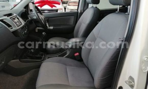 Nunua Ilio tumika Toyota Hilux Nyeupe Gari ndani ya Beitbridge nchini Matabeleland Kusini Nunua Ilio tumika Toyota Hilux Nyeupe Gari ndani ya Beitbridge nchini Matabeleland Kusini