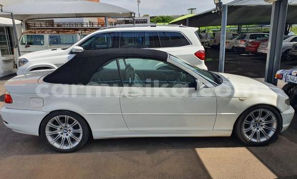 Tenga Tsaru BMW 3–Series Chena Mota in Beitbridge in Matabeleland South Tenga Tsaru BMW 3–Series Chena Mota in Beitbridge in Matabeleland South