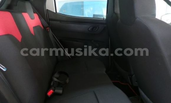 Buy New Renault KWID Silver Car in Alexandra Park in Harare Buy New Renault KWID Silver Car in Alexandra Park in Harare