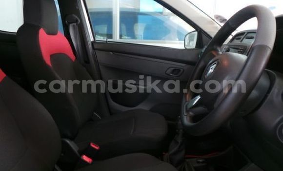 Buy New Renault KWID Silver Car in Alexandra Park in Harare Buy New Renault KWID Silver Car in Alexandra Park in Harare