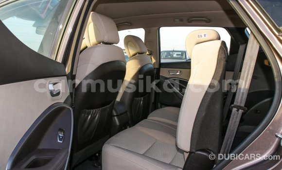 Tenga Imported Hyundai Santa Fe Bhurawuni Mota in Import - Dubai in Harare Tenga Imported Hyundai Santa Fe Bhurawuni Mota in Import - Dubai in Harare