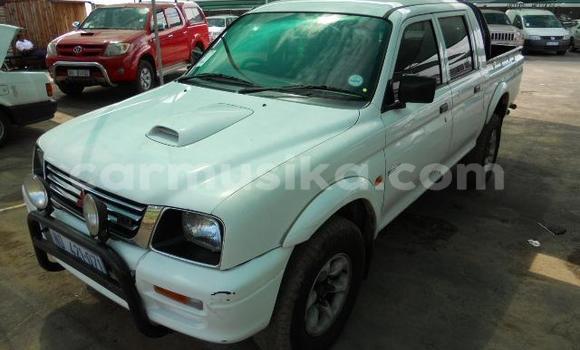 Nunua Ilio tumika Mitsubishi Colt Nyeupe Gari ndani ya Beitbridge nchini Matabeleland Kusini Nunua Ilio tumika Mitsubishi Colt Nyeupe Gari ndani ya Beitbridge nchini Matabeleland Kusini