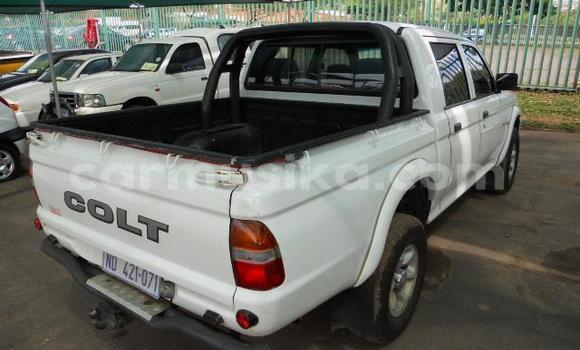 Nunua Ilio tumika Mitsubishi Colt Nyeupe Gari ndani ya Beitbridge nchini Matabeleland Kusini Nunua Ilio tumika Mitsubishi Colt Nyeupe Gari ndani ya Beitbridge nchini Matabeleland Kusini