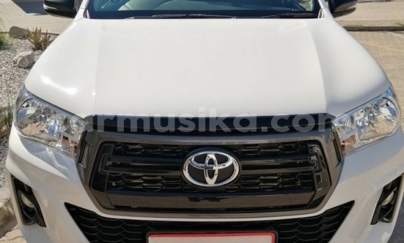 Tenga Tsaru Toyota Hilux Chena Mota in Beitbridge in Matabeleland South Tenga Tsaru Toyota Hilux Chena Mota in Beitbridge in Matabeleland South