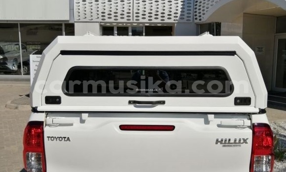 Tenga Tsaru Toyota Hilux Chena Mota in Beitbridge in Matabeleland South Tenga Tsaru Toyota Hilux Chena Mota in Beitbridge in Matabeleland South