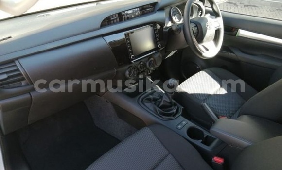 Tenga Tsaru Toyota Hilux Chena Mota in Beitbridge in Matabeleland South Tenga Tsaru Toyota Hilux Chena Mota in Beitbridge in Matabeleland South