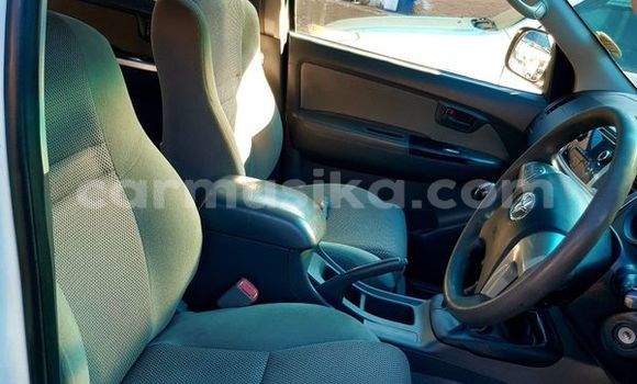 Tenga Tsaru Toyota Hilux Chena Mota in Harare in Harare Tenga Tsaru Toyota Hilux Chena Mota in Harare in Harare