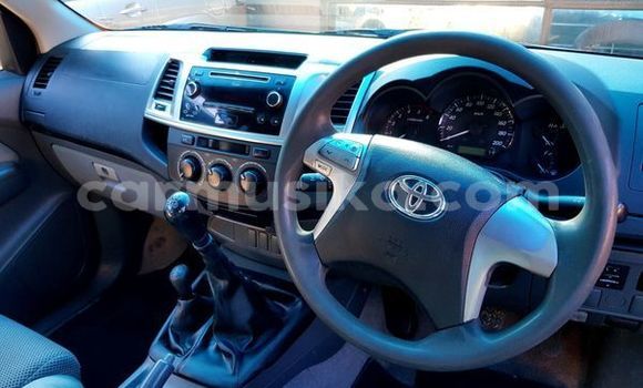 Tenga Tsaru Toyota Hilux Chena Mota in Harare in Harare Tenga Tsaru Toyota Hilux Chena Mota in Harare in Harare