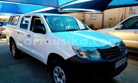 Tenga Tsaru Toyota Hilux Chena Mota in Harare in Harare Tenga Tsaru Toyota Hilux Chena Mota in Harare in Harare