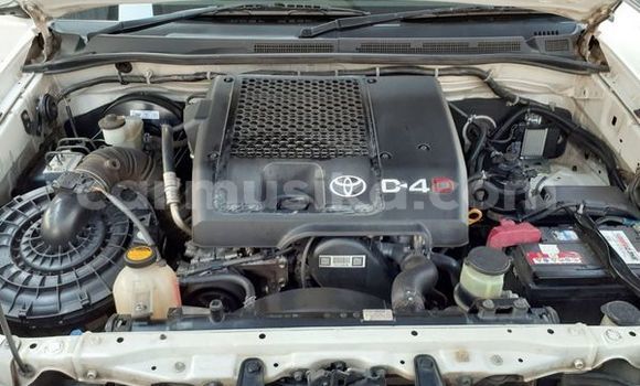 Tenga Tsaru Toyota Hilux Chena Mota in Harare in Harare Tenga Tsaru Toyota Hilux Chena Mota in Harare in Harare