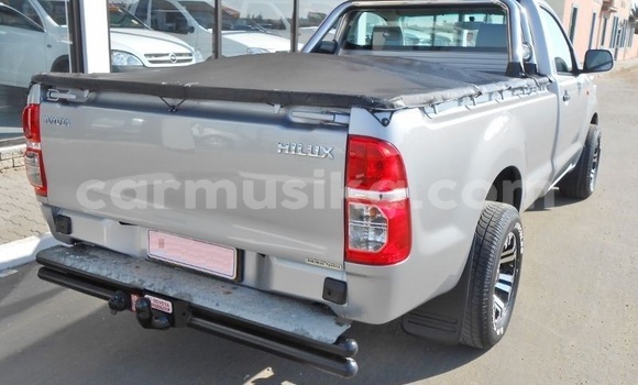 Tenga Tsaru Toyota Hilux Sirivha Mota in Beitbridge in Matabeleland South Tenga Tsaru Toyota Hilux Sirivha Mota in Beitbridge in Matabeleland South