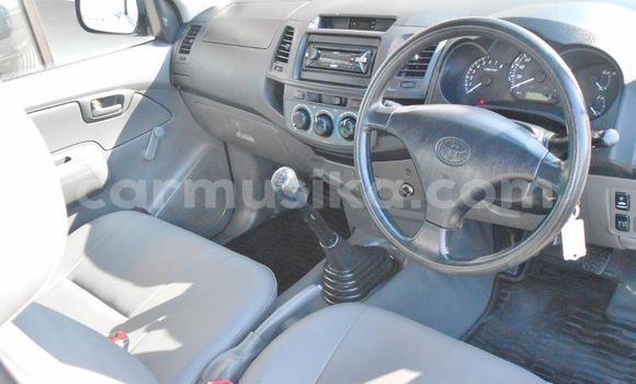 Tenga Tsaru Toyota Hilux Sirivha Mota in Beitbridge in Matabeleland South Tenga Tsaru Toyota Hilux Sirivha Mota in Beitbridge in Matabeleland South