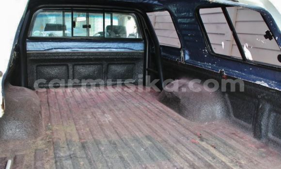 Tenga Tsaru Toyota Hilux Tsvuku Mota in Beitbridge in Matabeleland South Tenga Tsaru Toyota Hilux Tsvuku Mota in Beitbridge in Matabeleland South