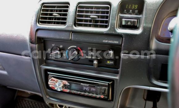 Tenga Tsaru Toyota Hilux Tsvuku Mota in Beitbridge in Matabeleland South Tenga Tsaru Toyota Hilux Tsvuku Mota in Beitbridge in Matabeleland South