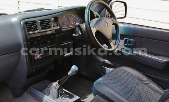 Tenga Tsaru Toyota Hilux Tsvuku Mota in Beitbridge in Matabeleland South Tenga Tsaru Toyota Hilux Tsvuku Mota in Beitbridge in Matabeleland South