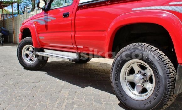 Tenga Tsaru Toyota Hilux Tsvuku Mota in Beitbridge in Matabeleland South Tenga Tsaru Toyota Hilux Tsvuku Mota in Beitbridge in Matabeleland South