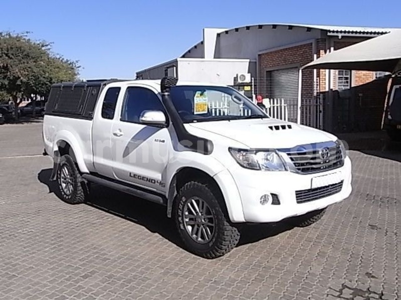 Big with watermark toyota hilux matabeleland south beitbridge 14991