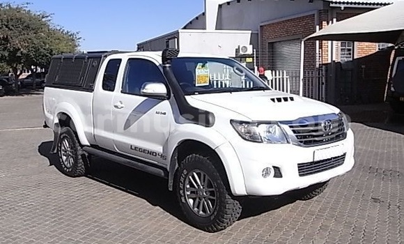 Buy Used Toyota Hilux White Car in Beitbridge in Matabeleland South Buy Used Toyota Hilux White Car in Beitbridge in Matabeleland South