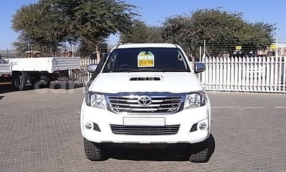 Buy Used Toyota Hilux White Car in Beitbridge in Matabeleland South Buy Used Toyota Hilux White Car in Beitbridge in Matabeleland South