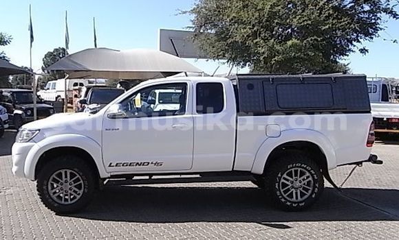 Buy Used Toyota Hilux White Car in Beitbridge in Matabeleland South Buy Used Toyota Hilux White Car in Beitbridge in Matabeleland South