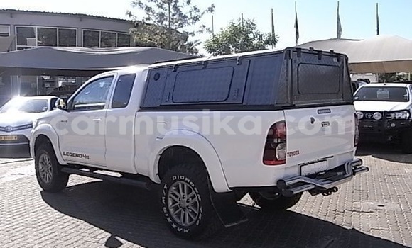 Buy Used Toyota Hilux White Car in Beitbridge in Matabeleland South Buy Used Toyota Hilux White Car in Beitbridge in Matabeleland South