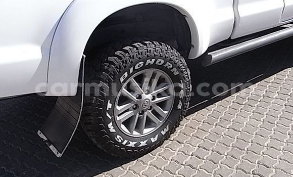 Buy Used Toyota Hilux White Car in Beitbridge in Matabeleland South Buy Used Toyota Hilux White Car in Beitbridge in Matabeleland South