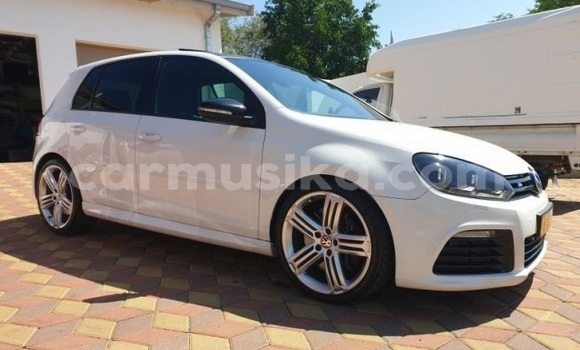 Buy Used Volkswagen Golf R White Car in Beitbridge in Matabeleland South Buy Used Volkswagen Golf R White Car in Beitbridge in Matabeleland South