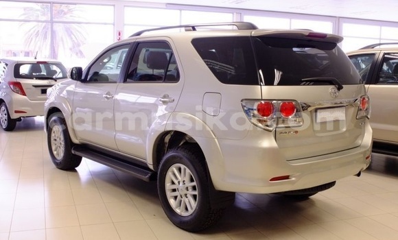 Tenga Tsaru Toyota Fortuner Zvimwe Mota in Beitbridge in Matabeleland South Tenga Tsaru Toyota Fortuner Zvimwe Mota in Beitbridge in Matabeleland South