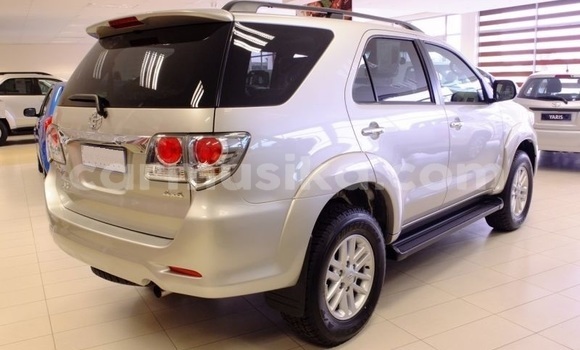 Tenga Tsaru Toyota Fortuner Zvimwe Mota in Beitbridge in Matabeleland South Tenga Tsaru Toyota Fortuner Zvimwe Mota in Beitbridge in Matabeleland South
