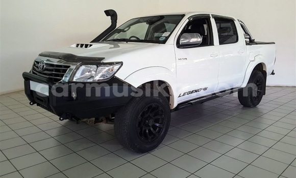 Buy Used Toyota Hilux White Car in Beitbridge in Matabeleland South