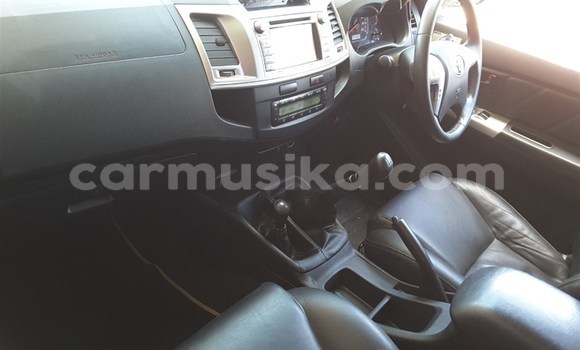 Nunua Ilio tumika Toyota Hilux Nyeupe Gari ndani ya Beitbridge nchini Matabeleland Kusini Nunua Ilio tumika Toyota Hilux Nyeupe Gari ndani ya Beitbridge nchini Matabeleland Kusini