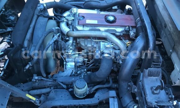 Nunua Ilio tumika Hino 300 Series Nyeupe Lori ndani ya Beitbridge nchini Matabeleland Kusini Nunua Ilio tumika Hino 300 Series Nyeupe Lori ndani ya Beitbridge nchini Matabeleland Kusini