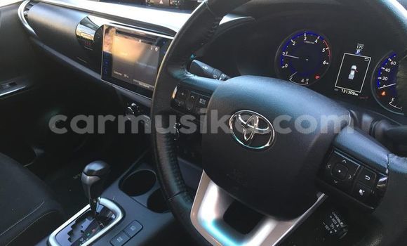 Buy Used Toyota Hilux White Car in Alexandra Park in Harare Buy Used Toyota Hilux White Car in Alexandra Park in Harare