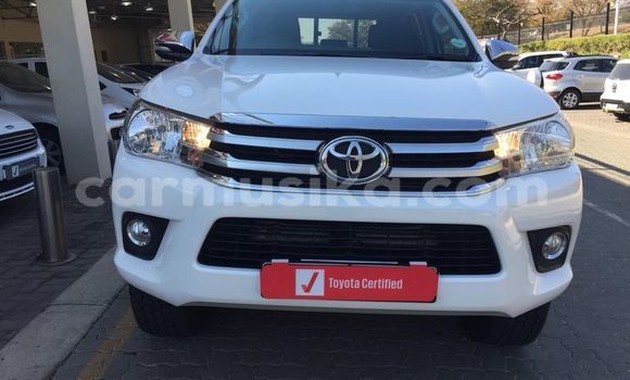 Buy Used Toyota Hilux White Car in Alexandra Park in Harare Buy Used Toyota Hilux White Car in Alexandra Park in Harare