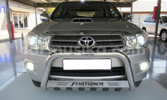 Nunua Ilio tumika Toyota Fortuner Fedha Gari ndani ya Beitbridge nchini Matabeleland Kusini Nunua Ilio tumika Toyota Fortuner Fedha Gari ndani ya Beitbridge nchini Matabeleland Kusini