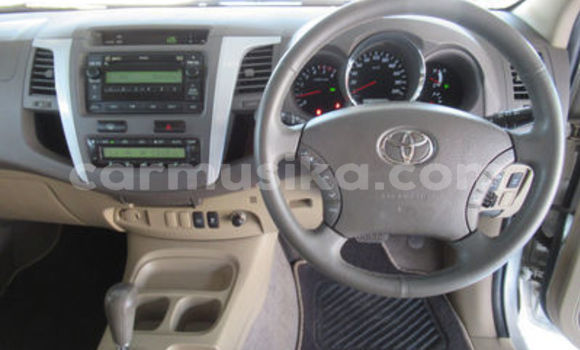 Nunua Ilio tumika Toyota Fortuner Fedha Gari ndani ya Beitbridge nchini Matabeleland Kusini Nunua Ilio tumika Toyota Fortuner Fedha Gari ndani ya Beitbridge nchini Matabeleland Kusini