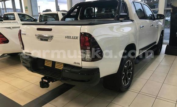 Nunua Ilio tumika Toyota Fortuner Nyeupe Gari ndani ya Harare nchini Harare Nunua Ilio tumika Toyota Fortuner Nyeupe Gari ndani ya Harare nchini Harare