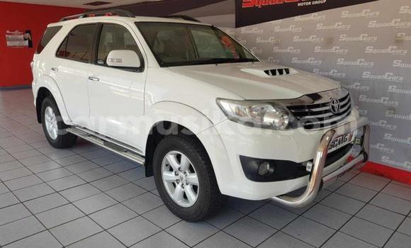 Tenga Tsaru Toyota Fortuner Chena Mota in Beitbridge in Matabeleland South