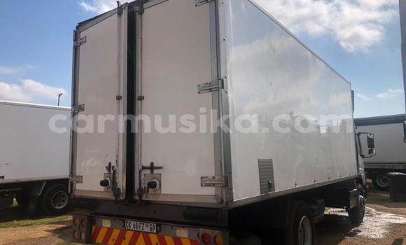 Acheter Occasion Utilitaire Mercedes‒Benz Truck Blanc à Beitbridge, Matabeleland South Acheter Occasion Utilitaire Mercedes‒Benz Truck Blanc à Beitbridge, Matabeleland South
