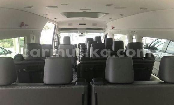 Buy Used Toyota Hiace White Car in Harare in Harare Buy Used Toyota Hiace White Car in Harare in Harare