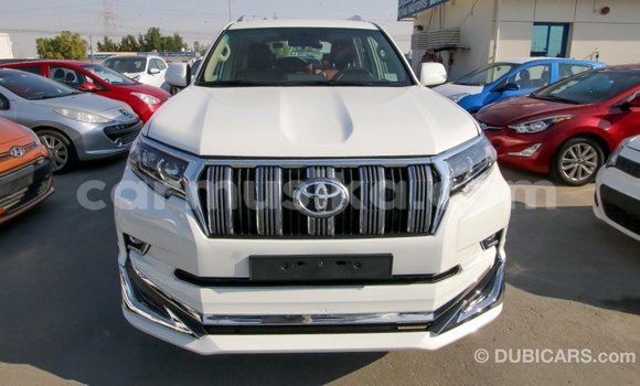 Acheter Import Voiture Toyota Prado Blanc à Import - Dubai, Harare Acheter Import Voiture Toyota Prado Blanc à Import - Dubai, Harare