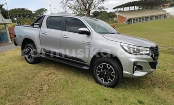 Buy Used Toyota Hilux Silver Car in Beitbridge in Matabeleland South Buy Used Toyota Hilux Silver Car in Beitbridge in Matabeleland South