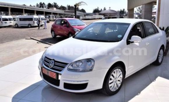Buy Used Volkswagen Jetta White Car in Beitbridge in Matabeleland South
