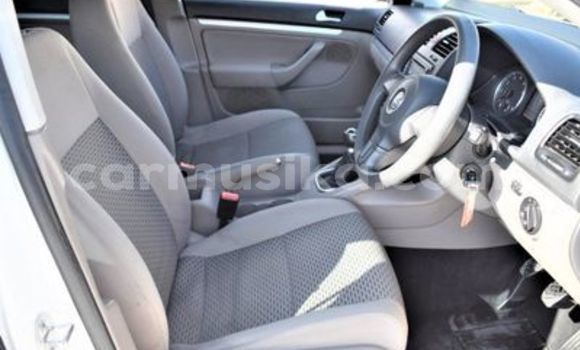 Acheter Occasion Voiture Volkswagen Jetta Blanc à Beitbridge, Matabeleland South Acheter Occasion Voiture Volkswagen Jetta Blanc à Beitbridge, Matabeleland South