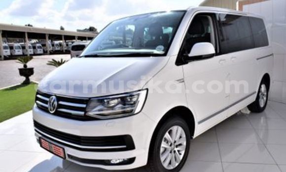 Nunua Ilio tumika Volkswagen Karmann-Ghia Nyeupe Gari ndani ya Beitbridge nchini Matabeleland Kusini Nunua Ilio tumika Volkswagen Karmann-Ghia Nyeupe Gari ndani ya Beitbridge nchini Matabeleland Kusini