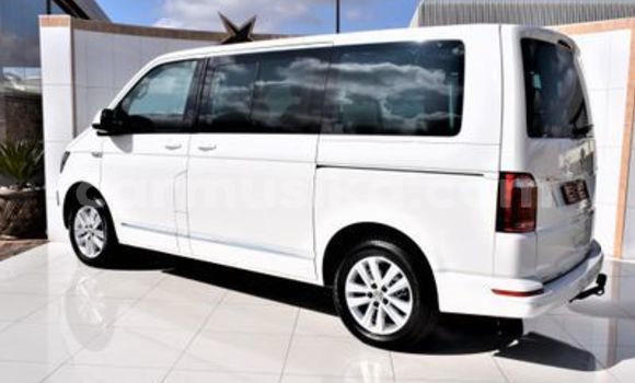 Nunua Ilio tumika Volkswagen Karmann-Ghia Nyeupe Gari ndani ya Beitbridge nchini Matabeleland Kusini Nunua Ilio tumika Volkswagen Karmann-Ghia Nyeupe Gari ndani ya Beitbridge nchini Matabeleland Kusini