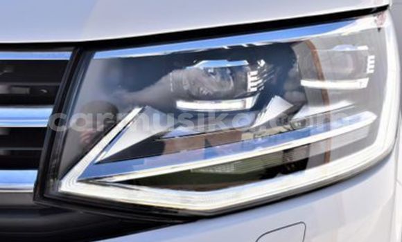 Nunua Ilio tumika Volkswagen Karmann-Ghia Nyeupe Gari ndani ya Beitbridge nchini Matabeleland Kusini Nunua Ilio tumika Volkswagen Karmann-Ghia Nyeupe Gari ndani ya Beitbridge nchini Matabeleland Kusini