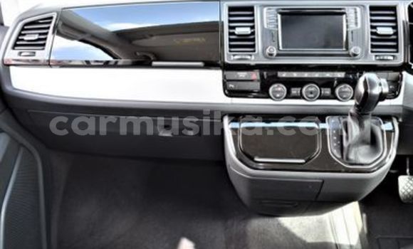 Nunua Ilio tumika Volkswagen Karmann-Ghia Nyeupe Gari ndani ya Beitbridge nchini Matabeleland Kusini Nunua Ilio tumika Volkswagen Karmann-Ghia Nyeupe Gari ndani ya Beitbridge nchini Matabeleland Kusini