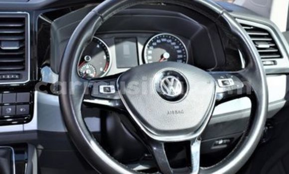 Nunua Ilio tumika Volkswagen Karmann-Ghia Nyeupe Gari ndani ya Beitbridge nchini Matabeleland Kusini Nunua Ilio tumika Volkswagen Karmann-Ghia Nyeupe Gari ndani ya Beitbridge nchini Matabeleland Kusini